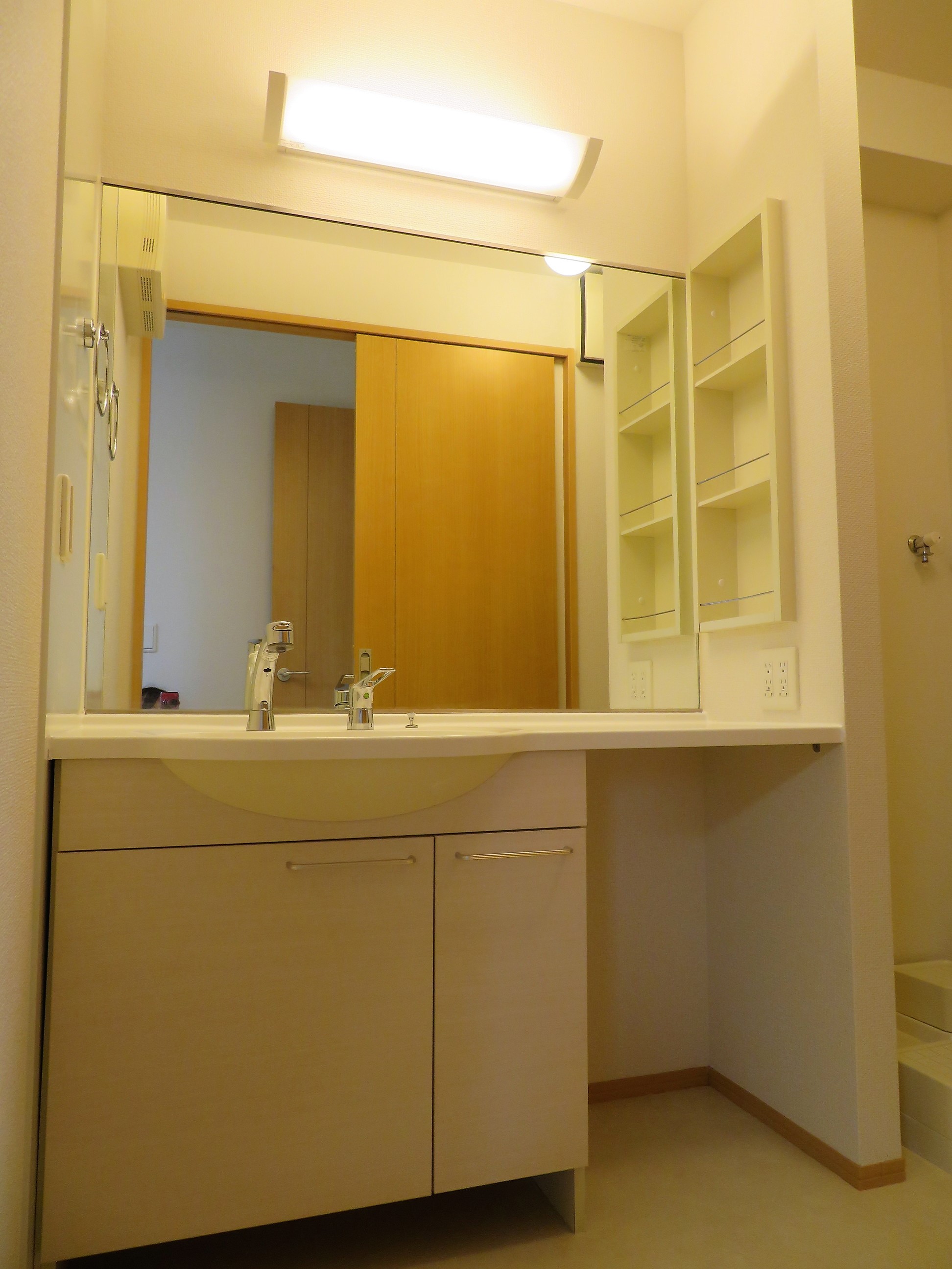 洗面設備　ホテルのような大型洗面台です！！