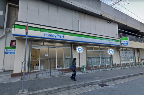 コンビニ　ファミリーマート 陸前屋東灘店（コンビニ）まで498m