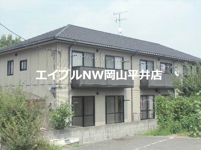 岡山市中区円山のアパートの建物外観