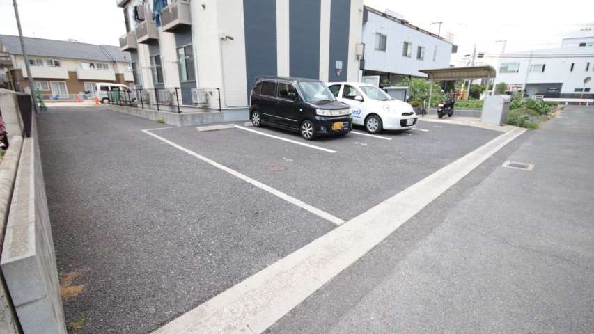 駐車場　エントランス