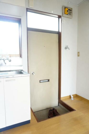 玄関　別室の写真につき現況優先