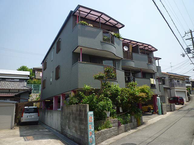 池田市建石町のマンションの建物外観