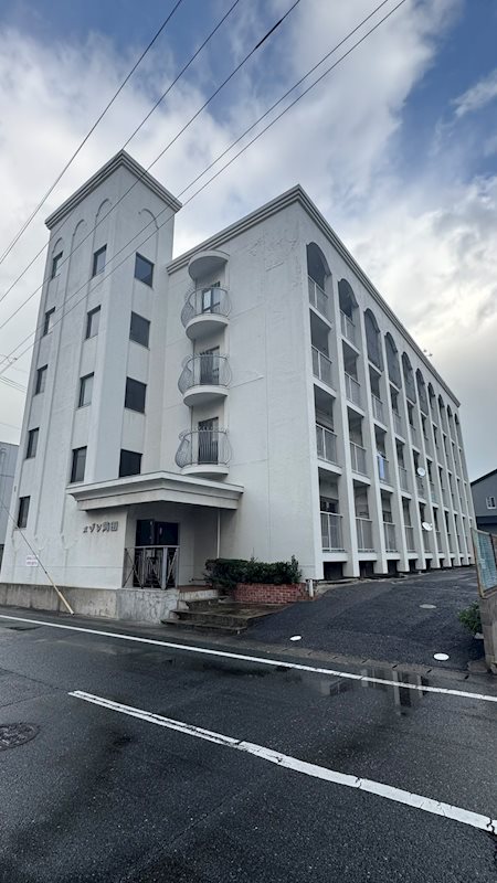 【京都郡苅田町磯浜町のマンションの建物外観】