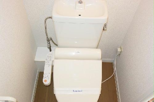 トイレ　温水洗浄便座ですっきり♪