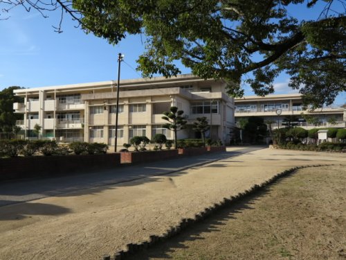 【フォルム恵喜の小学校】