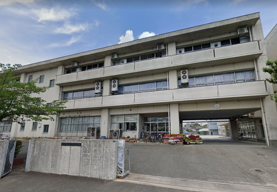 【メゾンドール永岡の小学校】