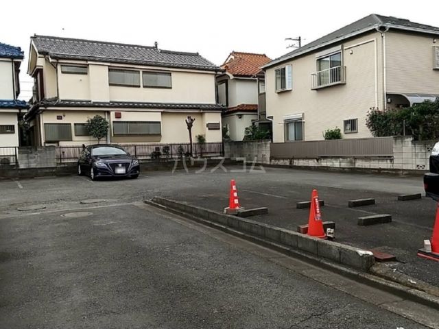 【ローズコート光ヶ丘　ABEの駐車場】