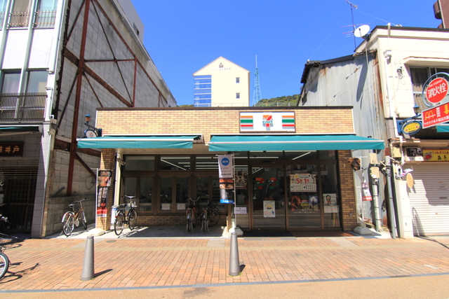 【松山市歩行町のマンションのコンビニ】