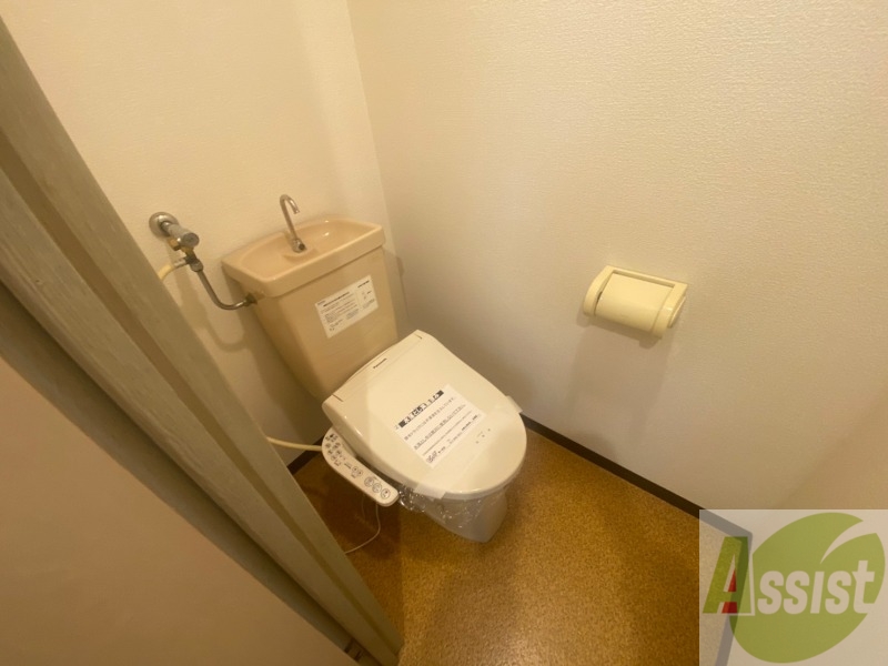 トイレ　ウォシュレット機能がついたトイレ。安心して使用できますね。