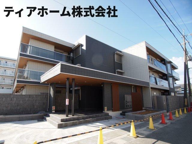 【葛城市北花内のマンションの建物外観】