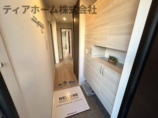 【葛城市北花内のマンションの玄関】