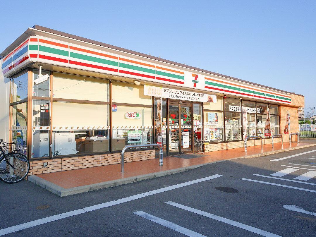 コンビニ　セブンイレブン（コンビニ）まで500m