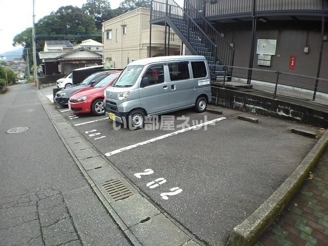 【カーサ百合の駐車場】