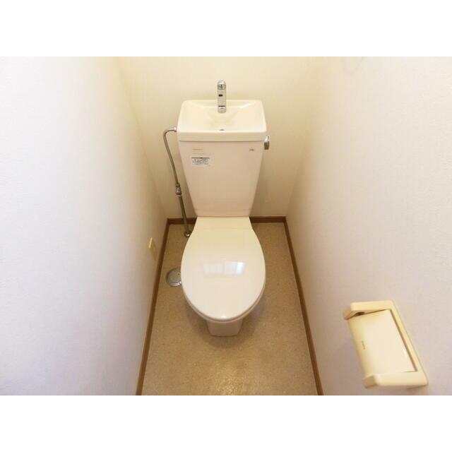 栗林アパート 手半額 礼半 10/16退 女性限定 南向のトイレ写真