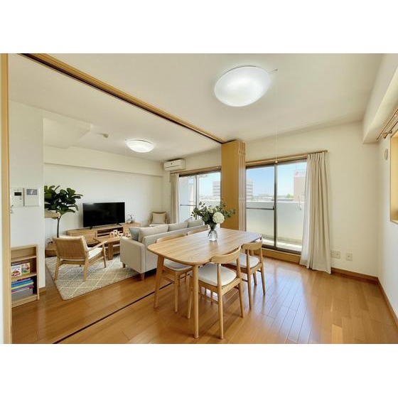 居室・リビング　画像はＣＧ加工しており家具、家電、小物類は付帯しません