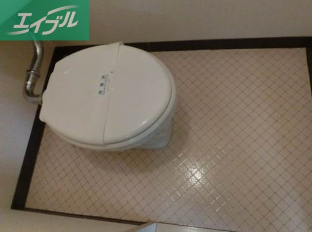 トイレ　同じ物件の類似部屋の写真です。現状を優先します。