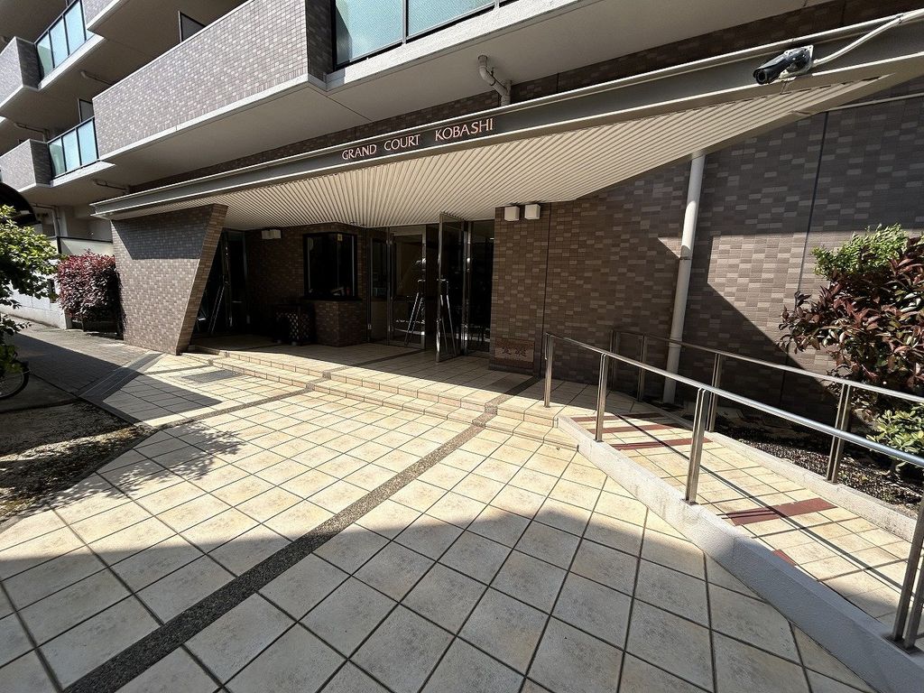 エントランス　エントランス