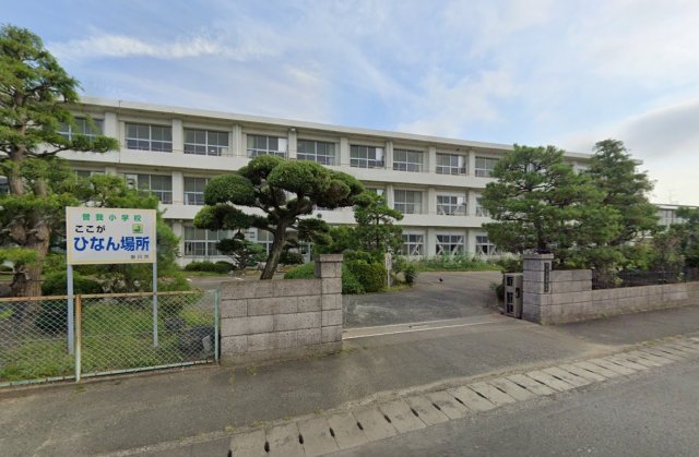小学校　掛川市立曽我小学校（小学校）まで2408m