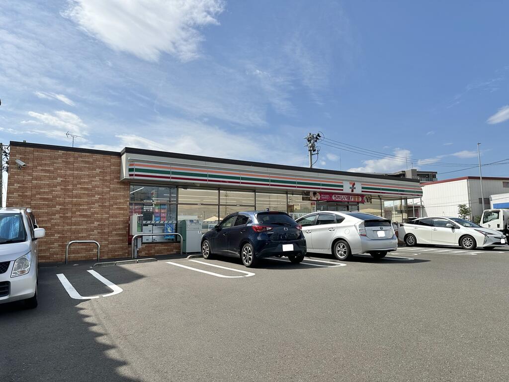 コンビニ　セブンイレブン仙台六丁の目中町店（コンビニ）まで176m