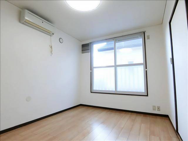 居室・リビング　６帖の洋室です。