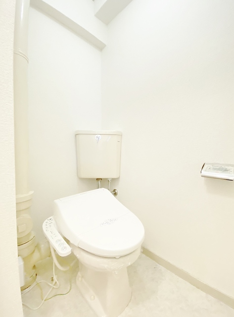 トイレ　温水洗浄便座