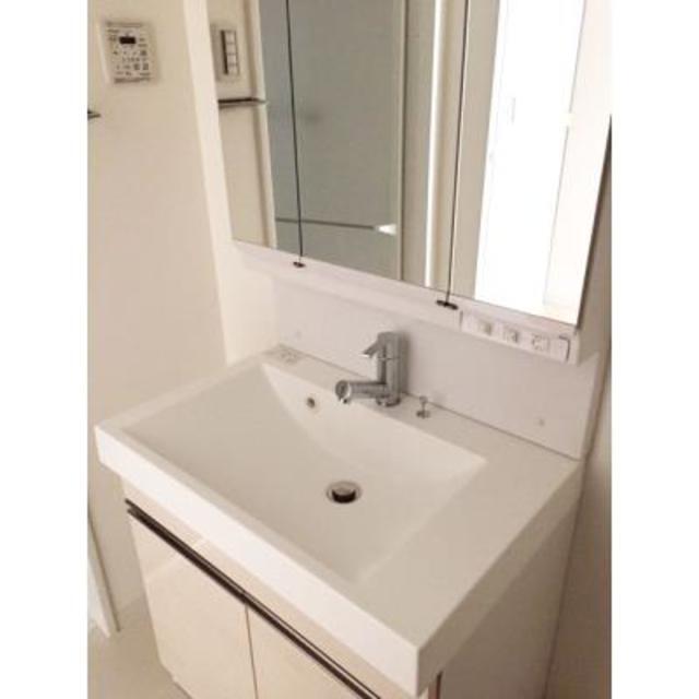 洗面設備　※写真は同タイプ住戸です。