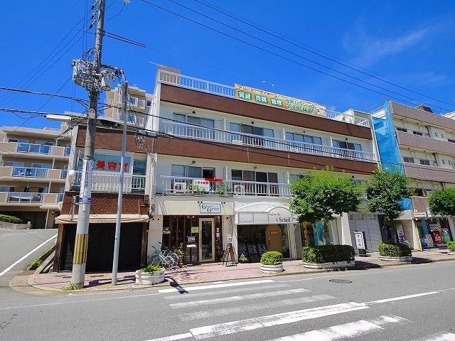 建物外観　落ち着いた雰囲気の外観です