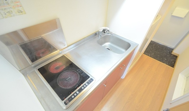 キッチン　同物件別号室