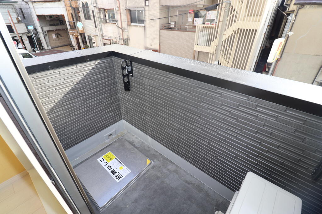 バルコニー　同物件別号室の写真