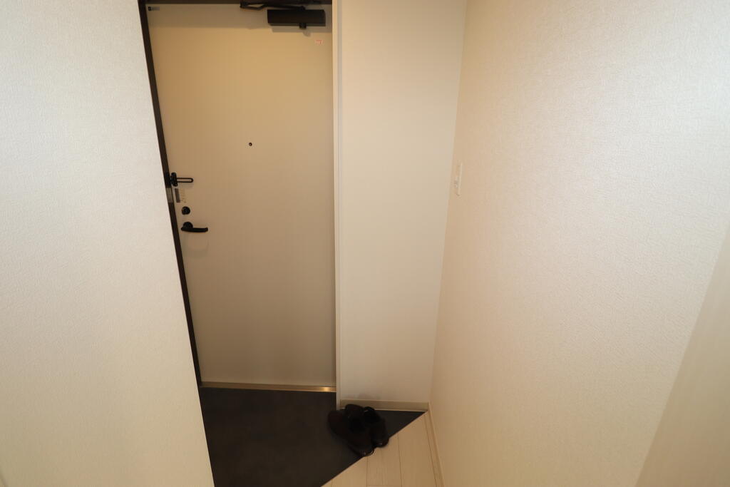 玄関　同物件別号室の写真