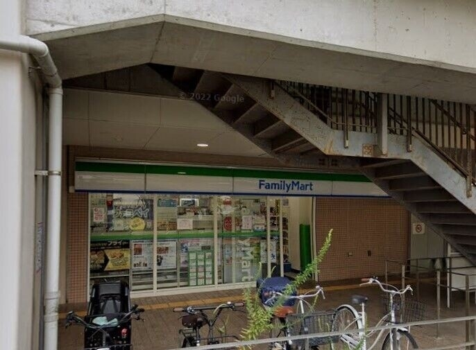 コンビニ　ファミリーマート 阪神西宮駅東店（コンビニ）まで194m