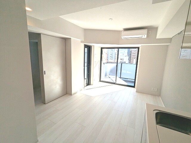 居室・リビング　南向き日当り眺望良好 エアコン付 フロアにより室内カラーバリ