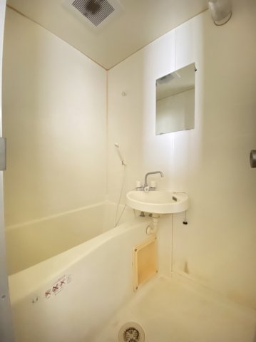 バス・シャワールーム　※別部屋写真