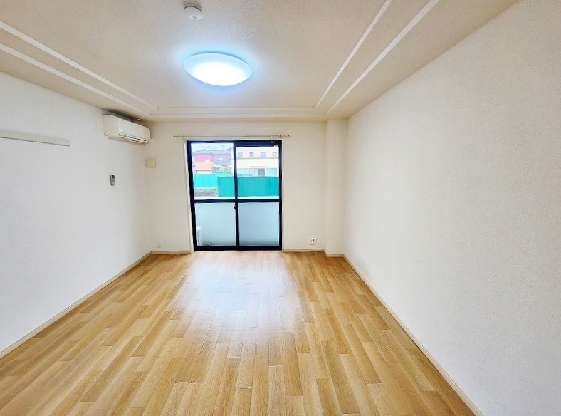 居室・リビング　★洋室8.9帖★