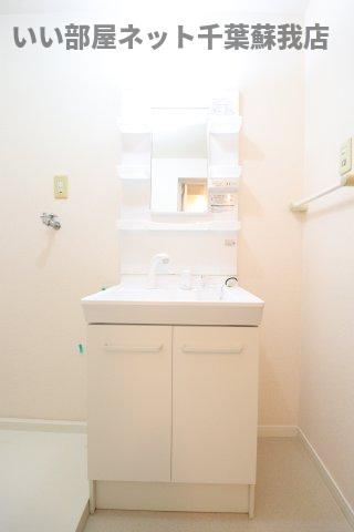 洗面設備　朝の準備に活躍する、洗髪洗面化粧台！