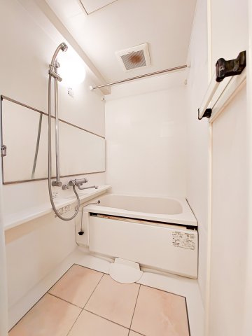 バス・シャワールーム　別号室のものです。現状優先になります。