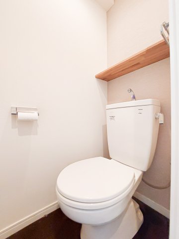 トイレ　別号室のものです。現状優先になります。