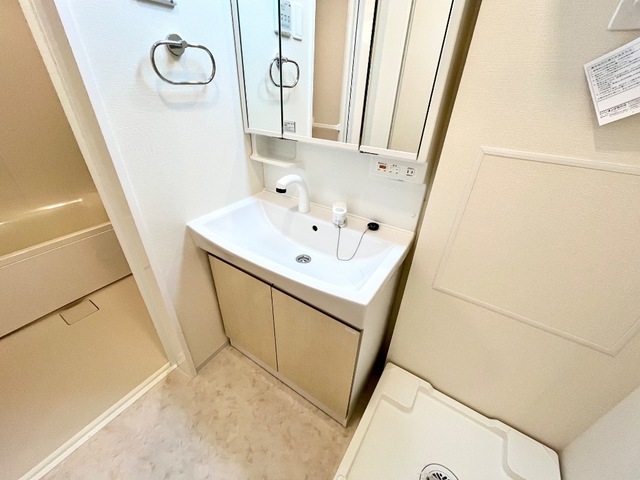 洗面設備　シャワー付洗面台