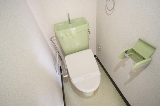 トイレ　※別の部屋の写真です