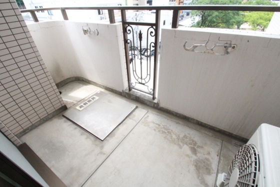 バルコニー　※別の部屋の写真です