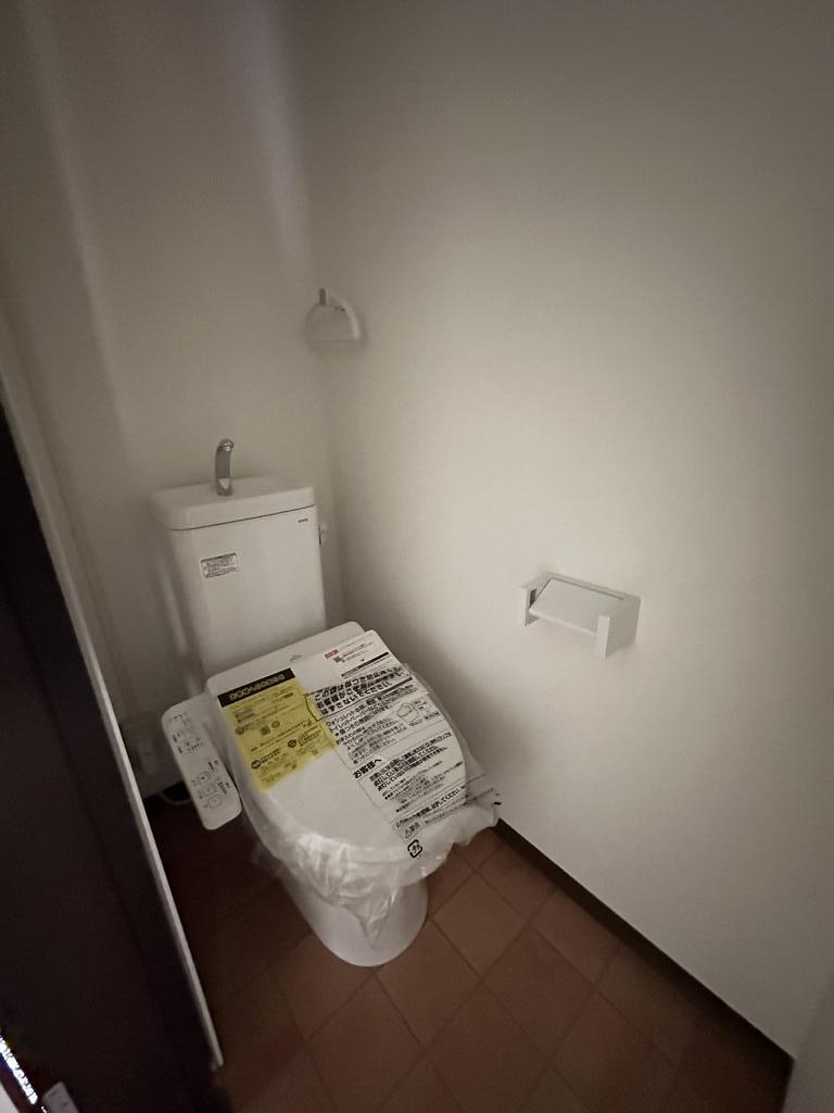 トイレ　新品です！温水洗浄便座付