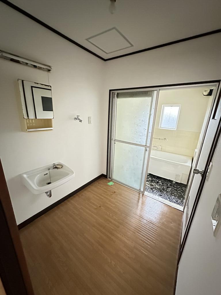 洗面設備　広々洗面所