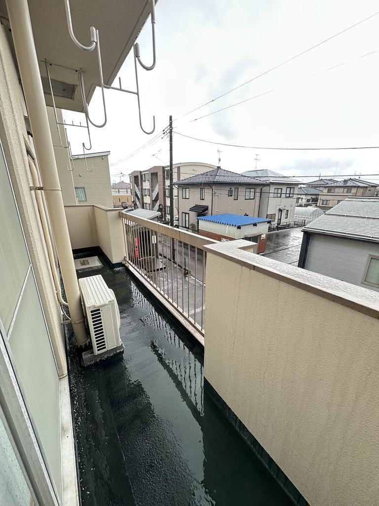 バルコニー　洗濯物、外干しできます！
