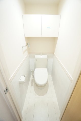 トイレ　※同物件・反転タイプの写真です。