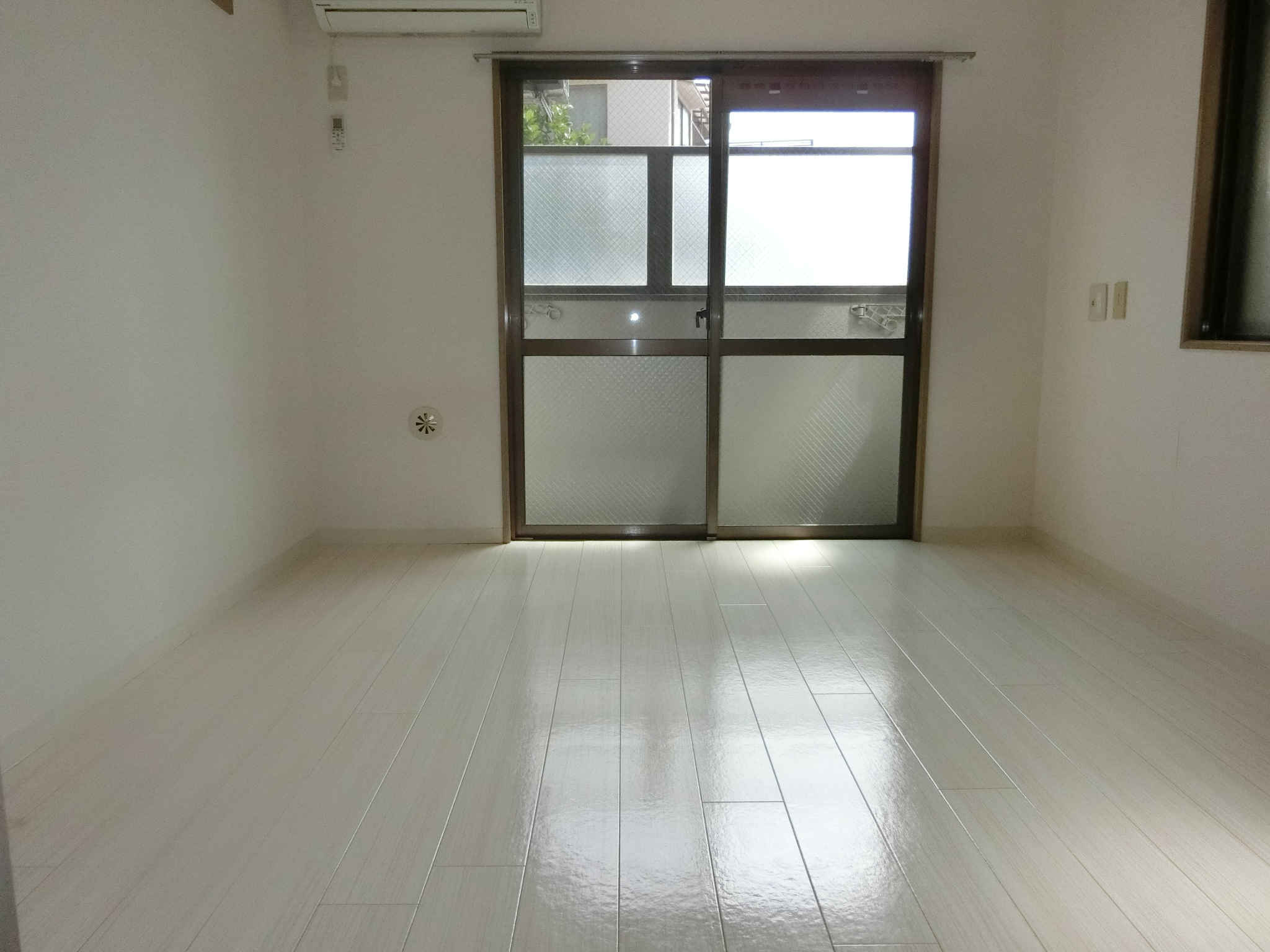 居室・リビング　※写真は別のお部屋です。現況を優先させていただきます。