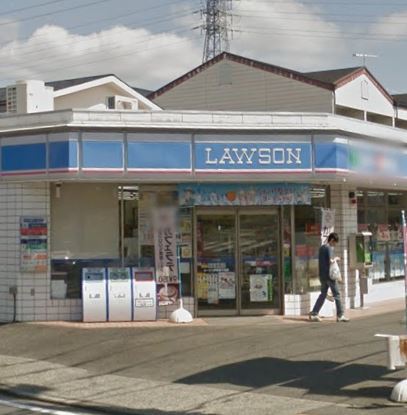 コンビニ　ローソン伊勢原千津店（コンビニ）まで555m