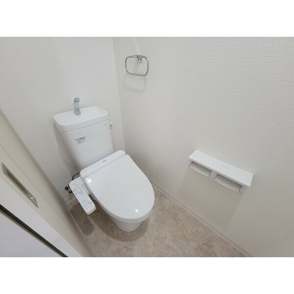 トイレ　きれいに消毒クリーニング済