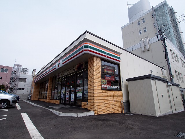 コンビニ　セブンイレブン札幌月寒中央通店（コンビニ）まで406m