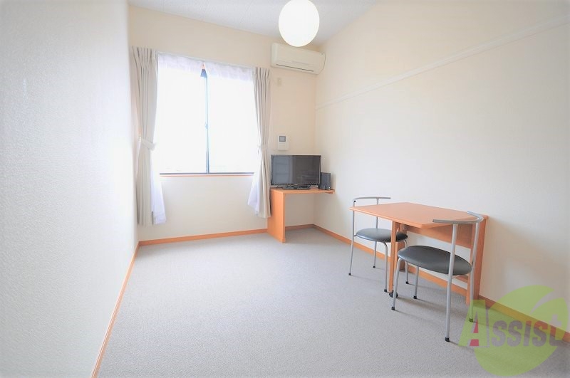 居室・リビング　同タイプ物件の為、形状や間取寸法、色調等が実際とは異なります