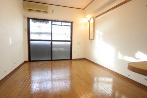 居室・リビング　※別部屋の写真です